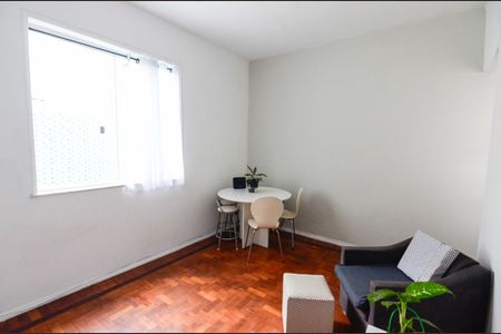 Apartamento à venda com 65m², 2 quartos e sem vagaSala