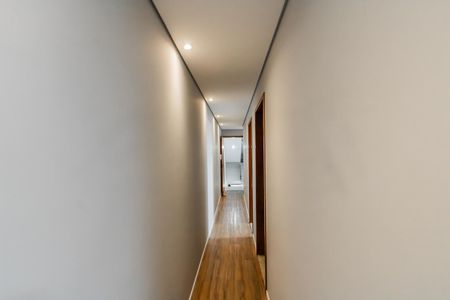 Casa à venda com 150m², 3 quartos e 2 vagasCorredor