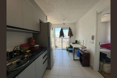 Sala/Cozinha de apartamento à venda com 1 quarto, 26m² em Parque Industrial Tomas Edson, São Paulo