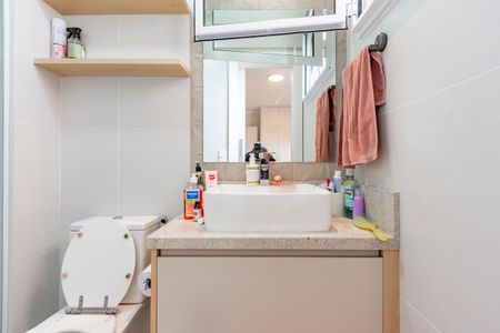 Apartamento à venda com 84m², 3 quartos e 2 vagas Apartamento à venda com 84m², 3 quartos e 2 vagasBanheiro da Suíte