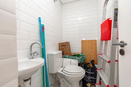 Apartamento à venda com 84m², 3 quartos e 2 vagas Apartamento à venda com 84m², 3 quartos e 2 vagasBanheiro de Serviço