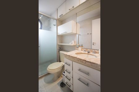 Apartamento para alugar com 55m², 2 quartos e 1 vaga Apartamento para alugar com 55m², 2 quartos e 1 vagaBanheiro