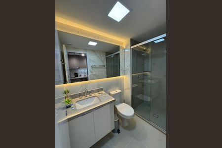 Banheiro de apartamento à venda com 1 quarto, 30m² em Auxiliadora, Porto Alegre