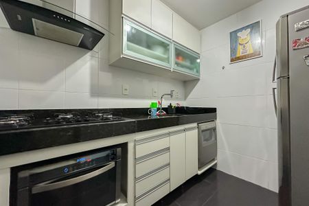 Apartamento à venda com 80m², 2 quartos e 2 vagasCozinha