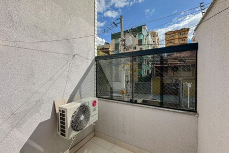 Apartamento à venda com 80m², 2 quartos e 2 vagasVaranda