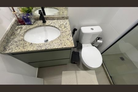 Apartamento à venda com 61m², 2 quartos e 1 vaga Apartamento à venda com 61m², 2 quartos e 1 vagaBanheiro