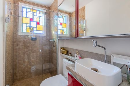 Banheiro de apartamento à venda com 1 quarto, 86m² em Menino Deus, Porto Alegre