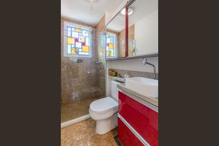 Banheiro de apartamento à venda com 1 quarto, 86m² em Menino Deus, Porto Alegre