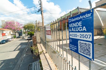 Casa à venda com 300m², 4 quartos e 2 vagas Casa à venda com 300m², 4 quartos e 2 vagasPlaquinha
