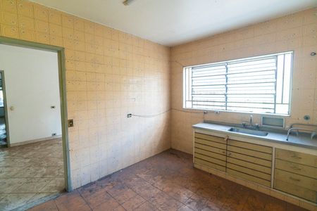 Casa à venda com 300m², 4 quartos e 2 vagas Casa à venda com 300m², 4 quartos e 2 vagasCozinha