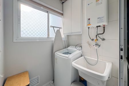 Apartamento à venda com 64m², 3 quartos e 1 vagaÁrea de Serviço