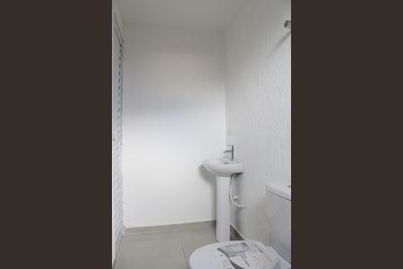 Banheiro de kitnet/studio para alugar com 1 quarto, 23m² em Vila Regente Feijó, São Paulo