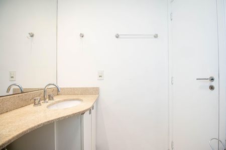 Apartamento à venda com 93m², 2 quartos e 2 vagasBanheiro da Suíte 2