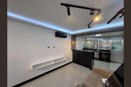 Sala de apartamento para alugar com 1 quarto, 60m² em Vargem Grande, Rio de Janeiro