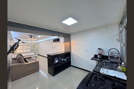 Apartamento para alugar com 60m², 1 quarto e 2 vagas Apartamento para alugar com 60m², 1 quarto e 2 vagasCozinha