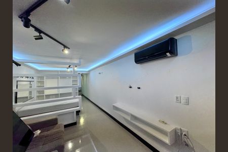 Sala de apartamento para alugar com 1 quarto, 60m² em Vargem Grande, Rio de Janeiro
