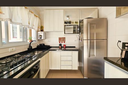 Casa à venda com 140m², 3 quartos e 2 vagas Casa à venda com 140m², 3 quartos e 2 vagasCozinha