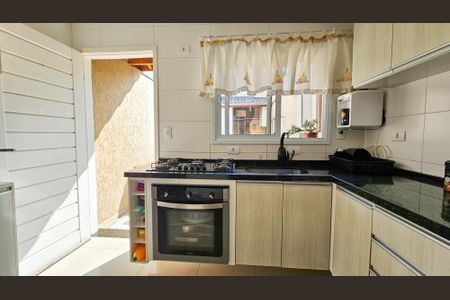 Casa à venda com 140m², 3 quartos e 2 vagas Casa à venda com 140m², 3 quartos e 2 vagasCozinha