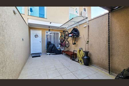 Casa à venda com 140m², 3 quartos e 2 vagas Casa à venda com 140m², 3 quartos e 2 vagasGaragem