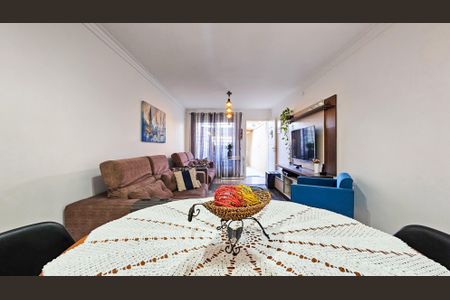 Casa à venda com 140m², 3 quartos e 2 vagas Casa à venda com 140m², 3 quartos e 2 vagasSala