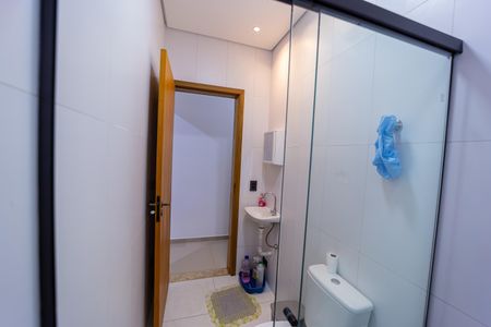 Casa à venda com 150m², 3 quartos e 2 vagas Casa à venda com 150m², 3 quartos e 2 vagasBanheiro 1