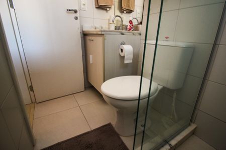 Apartamento à venda com 60m², 2 quartos e 1 vaga Apartamento à venda com 60m², 2 quartos e 1 vagaBanheiro da Suíte