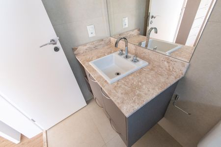 Apartamento à venda com 163m², 3 quartos e 2 vagas Apartamento à venda com 163m², 3 quartos e 2 vagasBanheiro da suíte 2