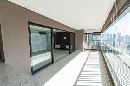 Apartamento à venda com 163m², 3 quartos e 2 vagas Apartamento à venda com 163m², 3 quartos e 2 vagasVaranda
