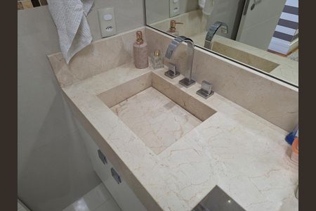 Apartamento à venda com 106m², 3 quartos e 2 vagas Apartamento à venda com 106m², 3 quartos e 2 vagasBanheiro Quarto 2