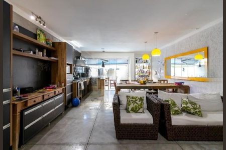 Casa à venda com 3 quartos, 260m² em Vila Mariza Mazzei, São Paulo