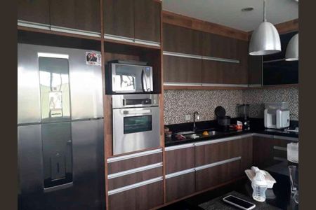 Casa à venda com 3 quartos, 260m² em Vila Mariza Mazzei, São Paulo