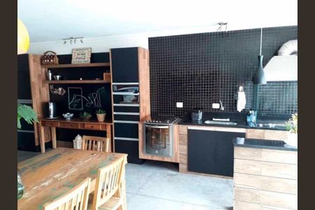 Casa à venda com 3 quartos, 260m² em Vila Mariza Mazzei, São Paulo