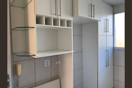 Apartamento à venda com 3 quartos, 63m² em Vila Satúrnia, Campinas