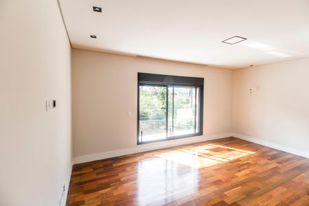 Casa à venda com 557m², 4 quartos e 8 vagasSuíte 1