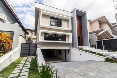 Casa à venda com 557m², 4 quartos e 8 vagasFachada