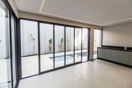 Casa à venda com 557m², 4 quartos e 8 vagasVaranda gourmet