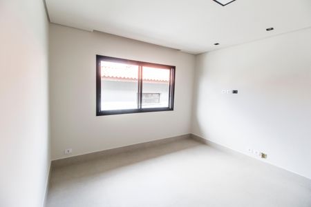 Casa à venda com 557m², 4 quartos e 8 vagasSala