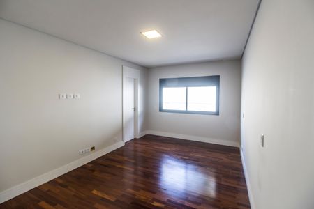 Casa à venda com 557m², 4 quartos e 8 vagasSuíte 4