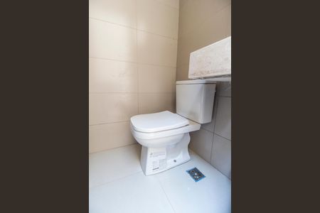 Casa à venda com 557m², 4 quartos e 8 vagasBanheiro de Serviço