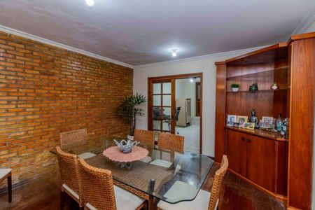 Casa à venda com 308m², 3 quartos e 2 vagas Casa à venda com 308m², 3 quartos e 2 vagasSala de Jantar