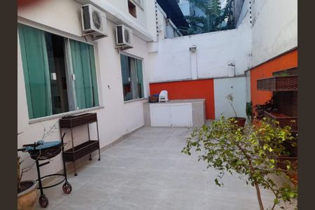 Apartamento à venda com 100m², 2 quartos e 1 vaga