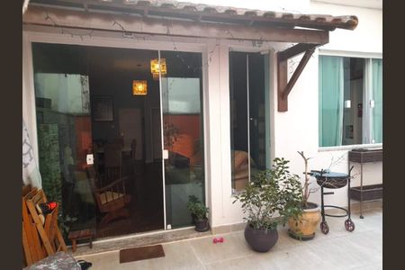 Apartamento à venda com 100m², 2 quartos e 1 vaga