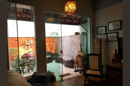 Apartamento à venda com 100m², 2 quartos e 1 vaga