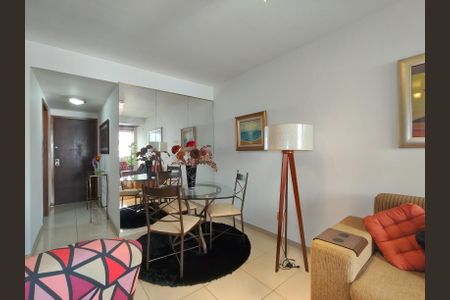 Apartamento à venda com 170m², 3 quartos e 1 vaga Apartamento à venda com 170m², 3 quartos e 1 vagaSala