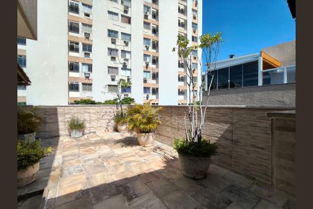 Apartamento à venda com 170m², 3 quartos e 1 vaga Apartamento à venda com 170m², 3 quartos e 1 vagaTerraço