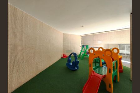 Apartamento à venda com 170m², 3 quartos e 1 vaga Apartamento à venda com 170m², 3 quartos e 1 vagaÁrea comum - Playground