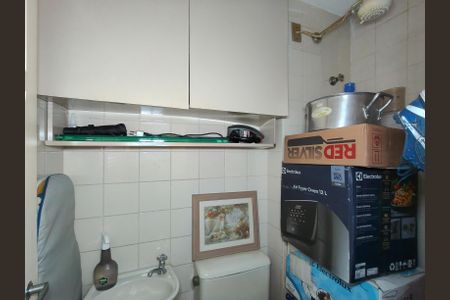 Apartamento à venda com 170m², 3 quartos e 1 vaga Apartamento à venda com 170m², 3 quartos e 1 vagaBanheiro de Serviço