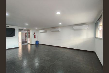 Apartamento à venda com 170m², 3 quartos e 1 vaga Apartamento à venda com 170m², 3 quartos e 1 vagaÁrea comum - Salão de festas