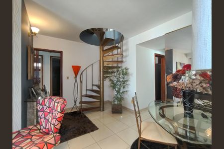 Apartamento à venda com 170m², 3 quartos e 1 vaga Apartamento à venda com 170m², 3 quartos e 1 vagaSala