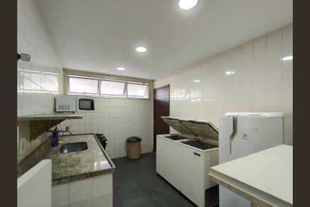 Apartamento à venda com 170m², 3 quartos e 1 vaga Apartamento à venda com 170m², 3 quartos e 1 vagaÁrea comum - Salão de festas